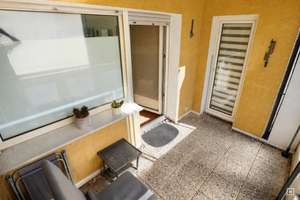 Schöne ca. 62 m² große 2-Zimmer-Wohnung mit Loggia, modernem Tageslichtbad und Einbauküche in