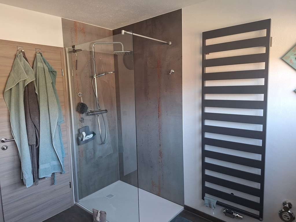 Immobilie in Regenstauf - Großzügige 4,5-Zimmer-Wohnung mit Balkon und Gartenanteil in 4-Familienhaus - Bild 4