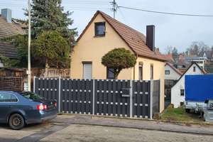 Gepflegte Immobilie mit Garage und Stellplatz – Die vollständige Adresse der Immobilie erhältst du vom Anbieter., 74223 Flein – Vorschaubild 1
