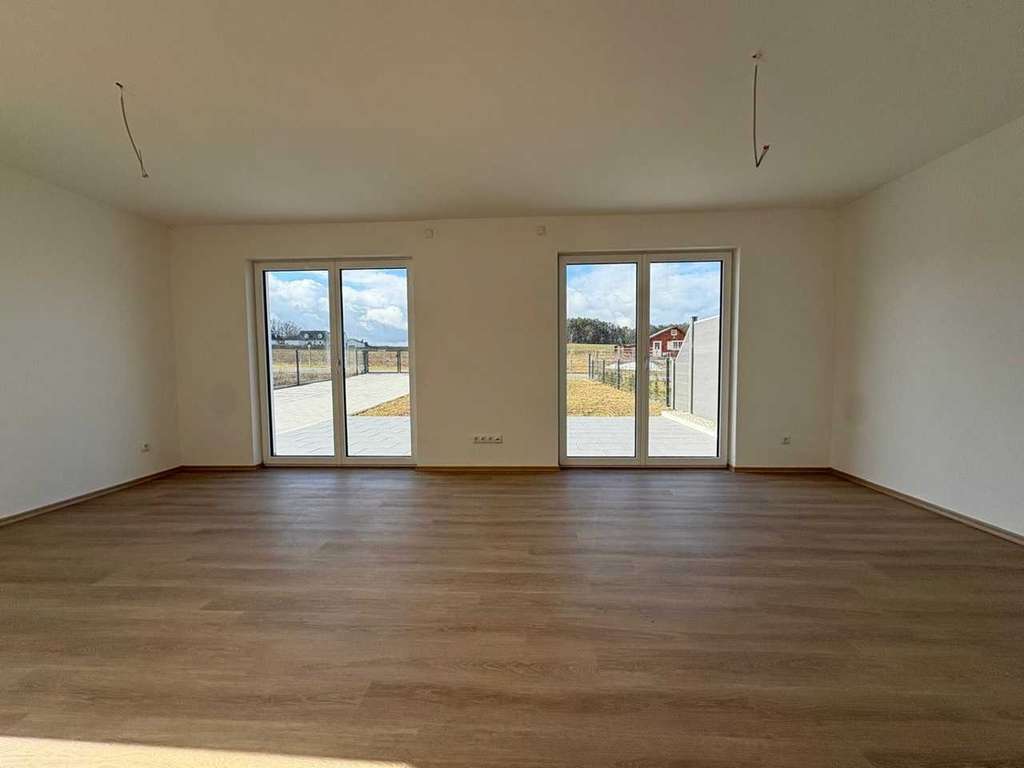 Immobilie in Grafenwöhr - Neubau-Doppelhaushälfte im Erstbezug - Perfekt für Eigennutzer oder Investoren! - Bild 2