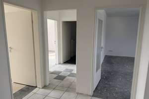 NUR MIT WBS FÜR 2 PERSON - helle 3-Zimmer-Dachgeschosswohnung – Berger Str. 102, 42657 Burg/Höhscheid, Solingen – Vorschaubild 2