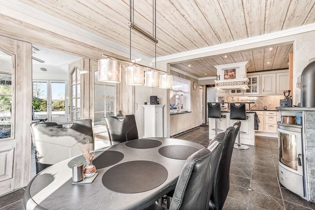 Immobilie in Braderup - Saniertes Einfamilienhaus mit viel Platz für Hobby und Freizeit - Bild 2