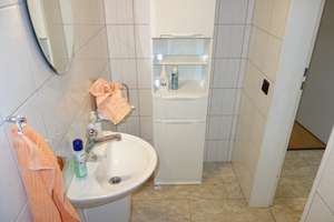 EINFAMILIEN-REIHENMITTELHAUS PARKETT 4 ZIMMER MOD. BÄDER+G-WC GARTEN TERRASSE GARAGE IN HASSELS – Oberheider Straße 35, 40599 Hassels, Düsseldorf – Vorschaubild 8