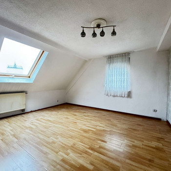 Zu vermieten 3-Zimmer-Dachgeschoss-Maisonettewohnung nahe Zentrum von Tuttlingen