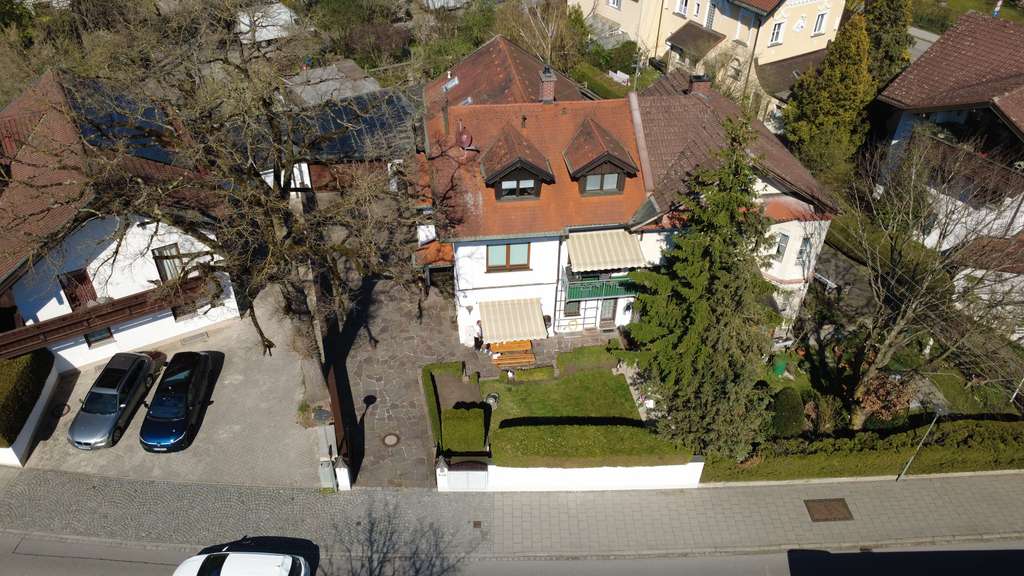 Immobilie in Unterhaching - FLEXIBLE MÖGLICHKEITEN: KAPITALANLAGE ODER MEHRGENERATIONENWOHNEN IN UNTERHACHING - Bild 2