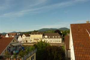 Schnuckelige 2-Zi-DG-Whg mit EBK, Dachloggia im Herzen von Gernsbach zum Verlieben