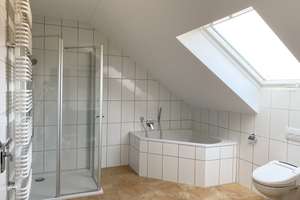 Neuwertige 3-Zi-Dachgeschosswohnung mit Balkon und Einbauküche in Ingolstadt – Schergweg 24, 85051 Süd, Ingolstadt – Vorschaubild 16