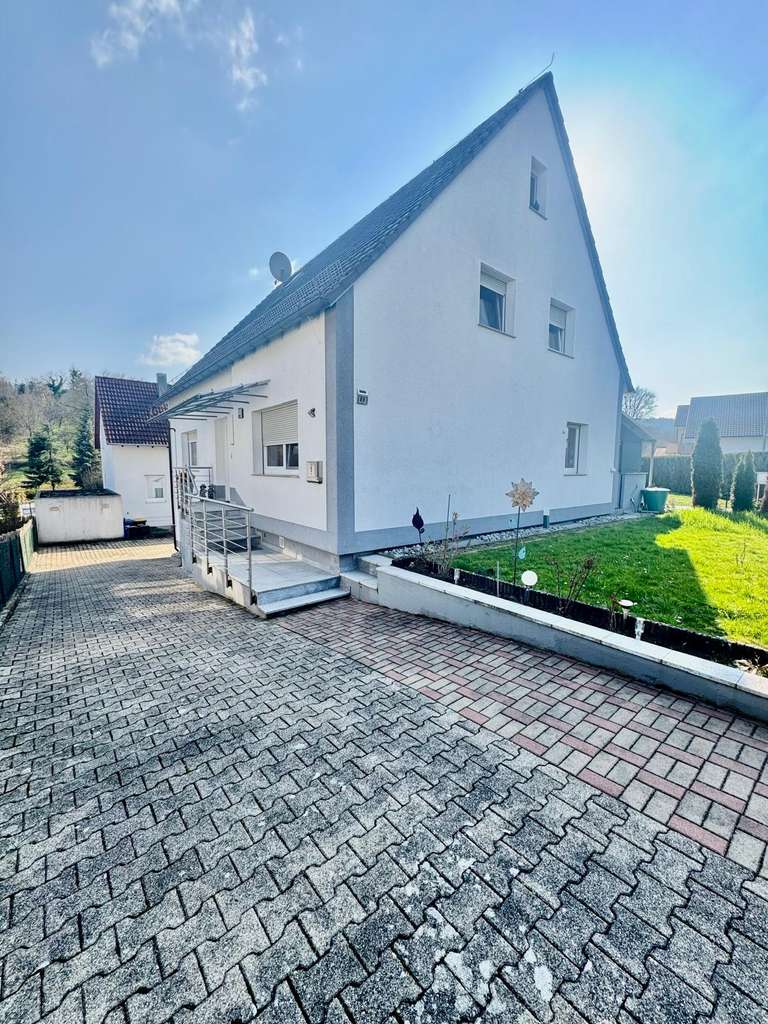 Immobilie in Cleebronn - Schönes Zweifamilienhaus in Cleebronn - Bild 0