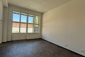Wohnen mit Loftcharakter – 2 Zimmer, Terrasse und Aufzug – Heinestraße 9b, 17213 Malchow – Vorschaubild 2