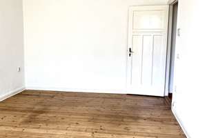 Bezugsfreie 2-Zimmer-Altbauwohnung mit Balkon Nahe Schlosspark – Schloßallee 45, 13156 Niederschönhausen, Berlin – Vorschaubild 4