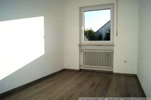 Freundliches Reihenhaus mit gepflegtem Grundstück mit Garage im Nürnberger Osten – Die vollständige Adresse der Immobilie erhältst du vom Anbieter., 90482 Laufamholz, Nürnberg – Vorschaubild 12