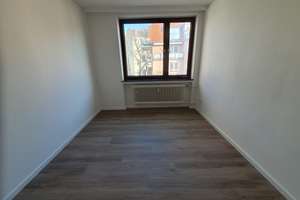 In Bremerhaven Mitte: Renovierte 3 Zimmer mit Balkon – An der Allee 41, 27568 Mitte, Bremerhaven – Vorschaubild 4