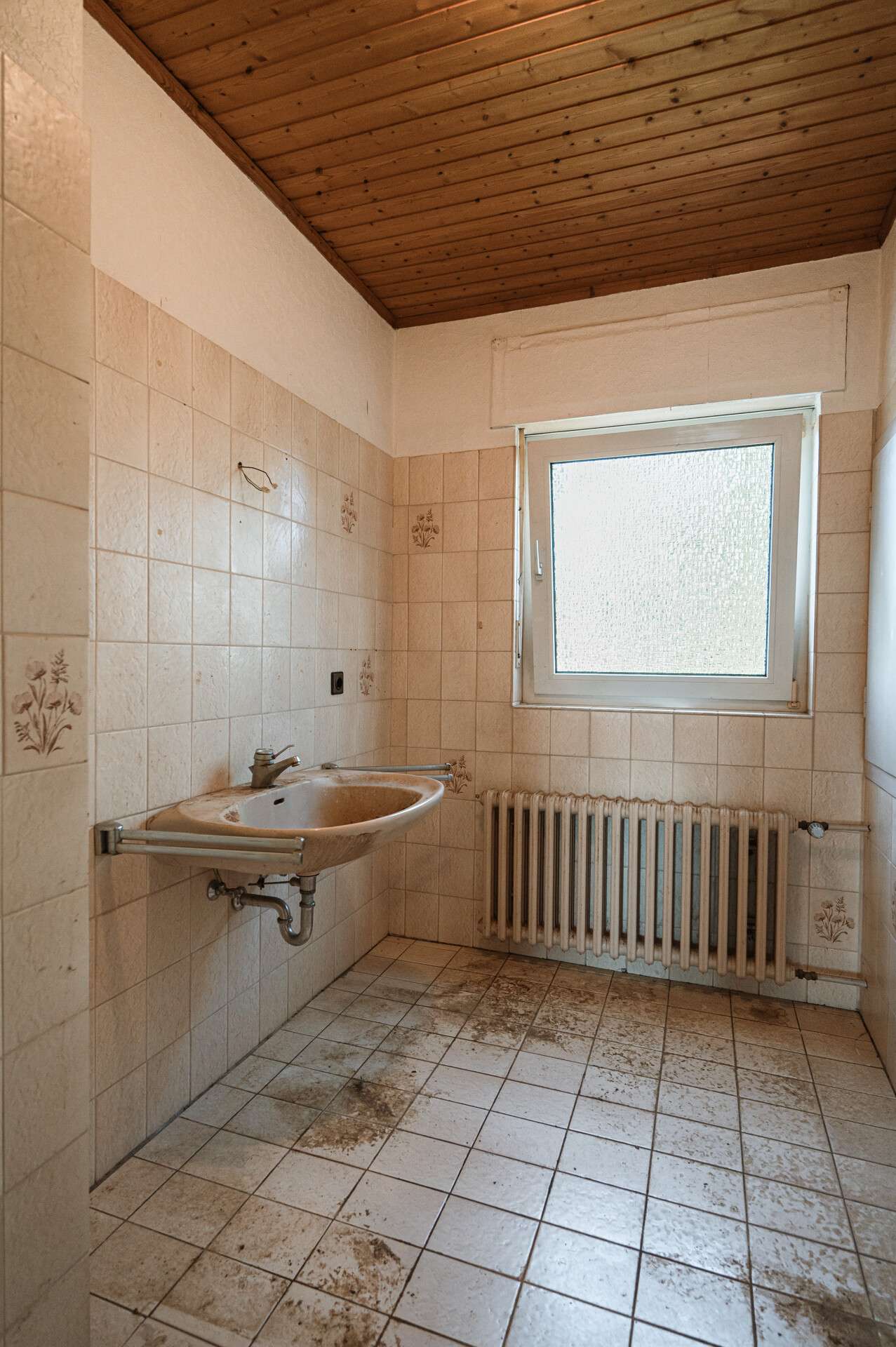 Immobilie in Hiddenhausen - Hiddenhausen-Sundern: Ein-/Zweifamilienhaus mit großzügigem Garten in ruhiger Lage - Bild 4