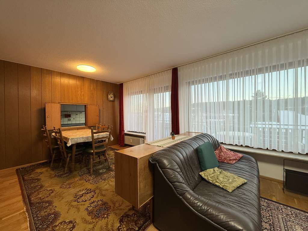 Immobilie in Schönwald im Schwarzwald - Immobilie in Top-Lage: Lichtdurchflutete Räume und viel Platz für Ihren Wohntraum! - Bild 4