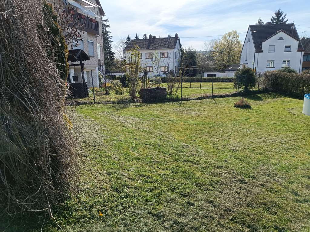 Immobilie in Neunkirchen - 3 FH mit toller Grundstücksanlage mit unterschiedlichen Nutzungsmöglichkeiten in Wiebelskirchen - Bild 4