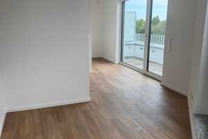 modernes Studentenapartment mit Balkon, Top Lage in Bonn Endenich,  Erstbezug – Röckumstraße 102, 53121 Bonn – Vorschaubild 2