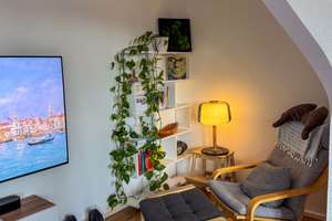 Vollmöblierte Altbauwohnung in Toplage – All-Inclusive & Zentral