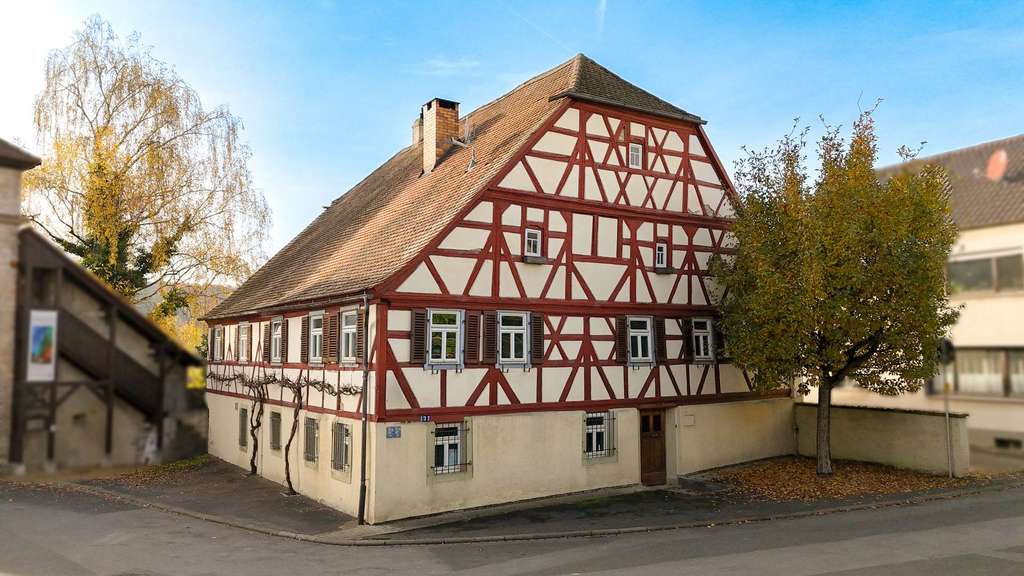 Immobilie in Sommerach - Baderhaus Sommerach 1561 – Denkmalschutz mit erstklassigen Abschreibungsvorteilen für Kapitalanleger - Bild 1