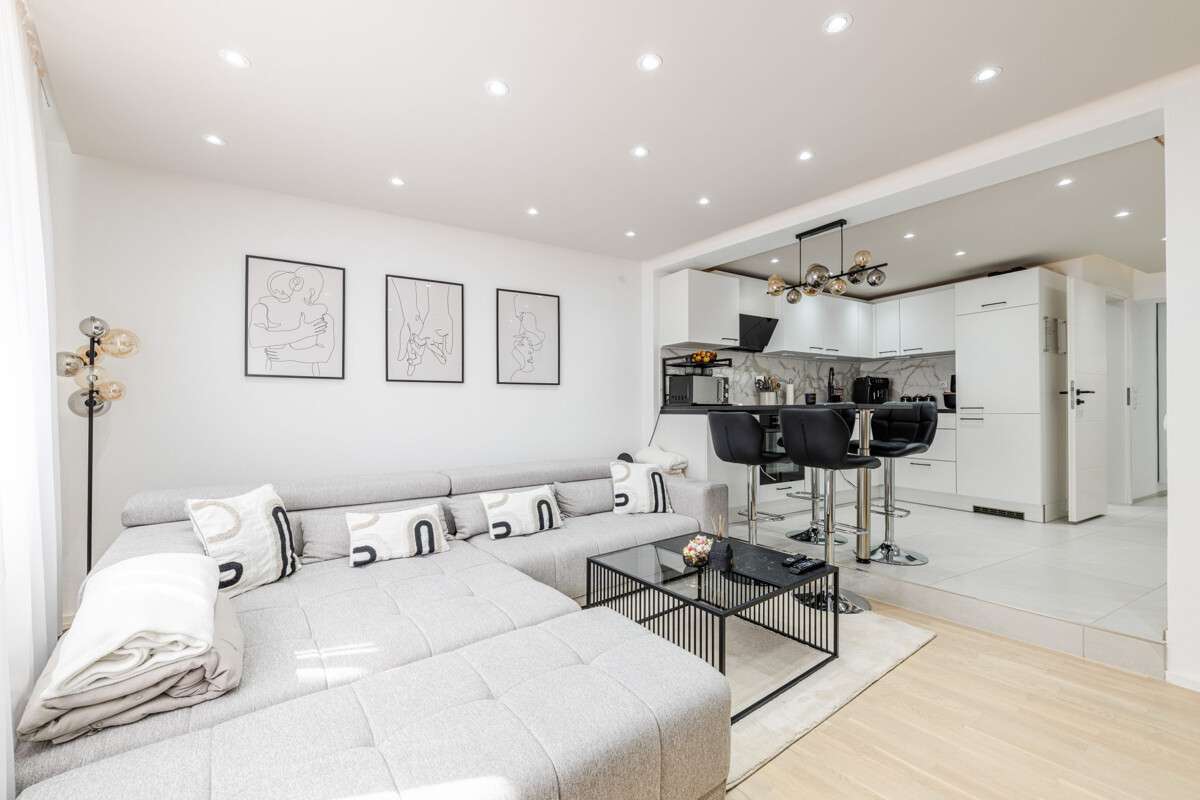 Immobilie in Hilzingen - Stilvoll saniert! 
Doppelhaushälfte mit zwei Wohneinheiten - Bild 6