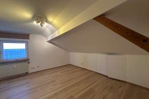 Gemütliche 2‑Zi-DG-Wohnung in zentraler Lage, Nähe Alte Veste