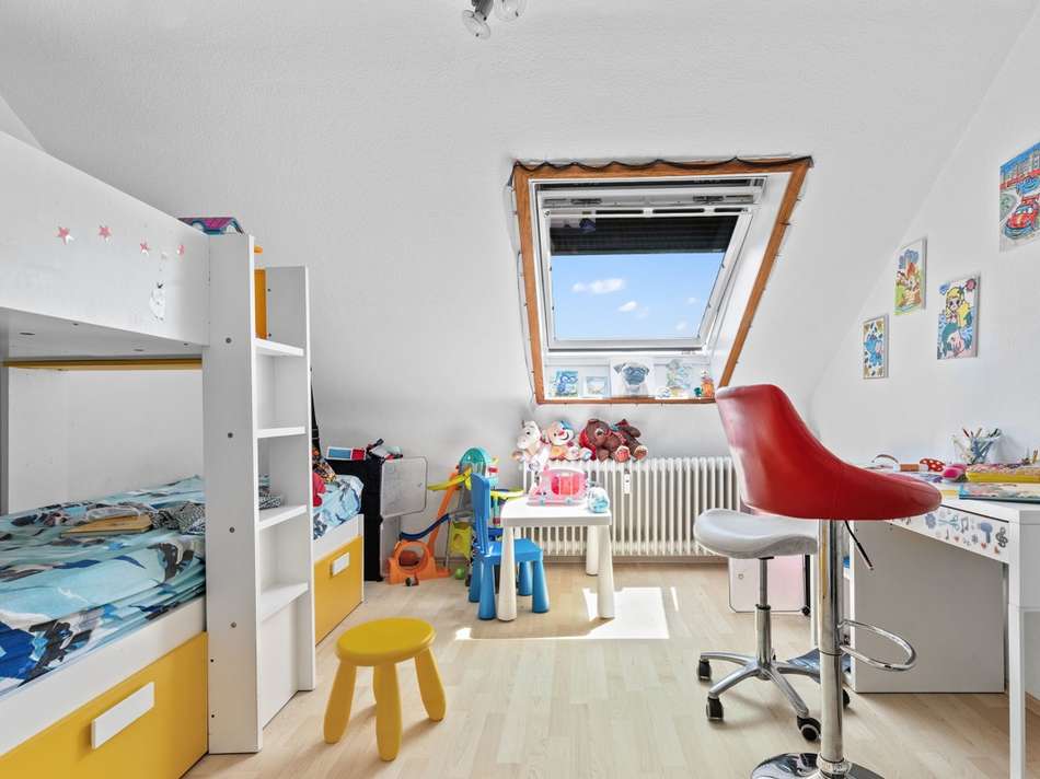 Kinder-Arbeitszimmer DG