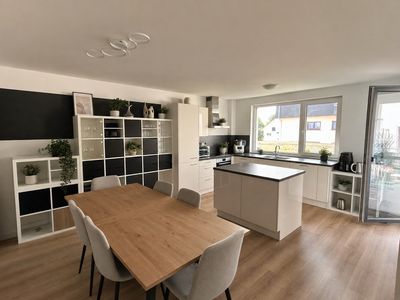 Helle 3-Zimmer-Wohnung mit Balkon und moderner Einbauküche in Loßburg