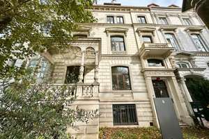 Historische Villa am Osterdeich: Stilvolle 4-Zimmer-Wohnung im Dachgeschoss