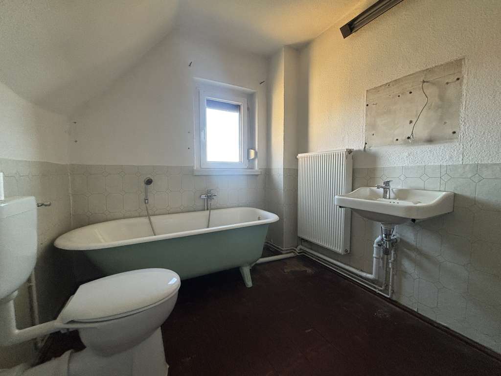 Immobilie in Wermsdorf - Freistehendes Einfamilienhaus mit herausragendem Grundstück und vielseitigem Potenzial - Bild 2