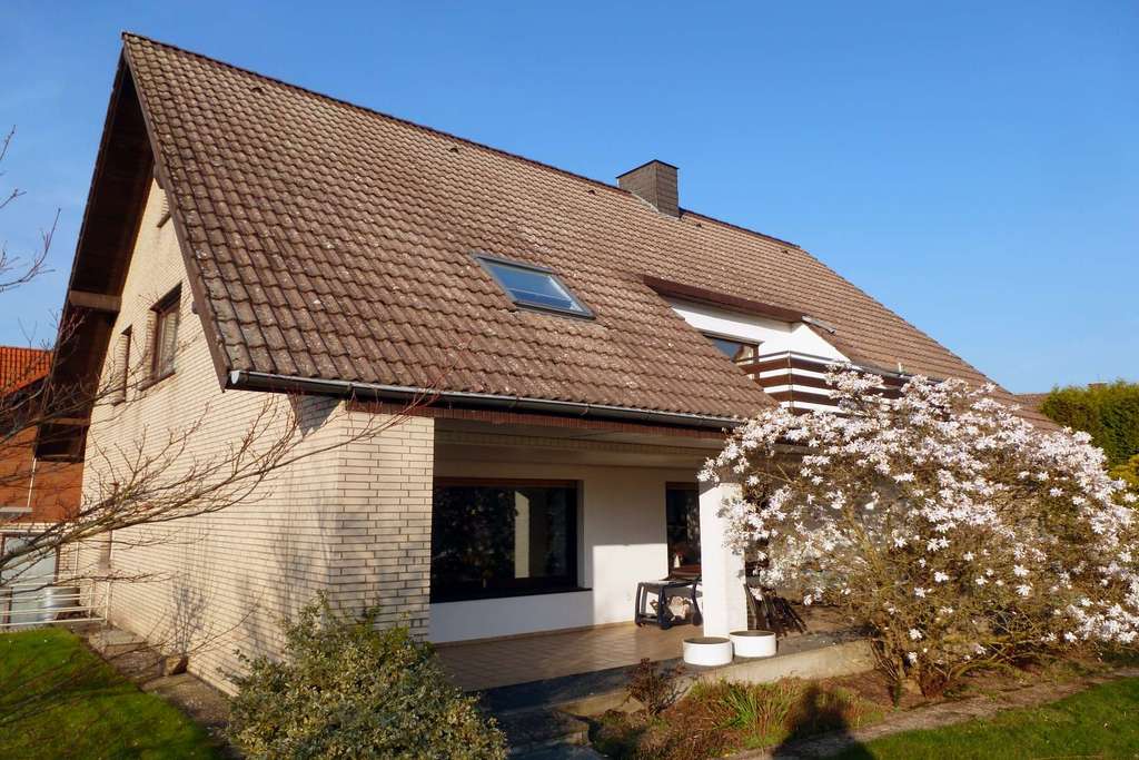 Immobilie in Extertal - Viel Platz im Haus und rund herum mit Vollkeller und Garage! - Bild 3