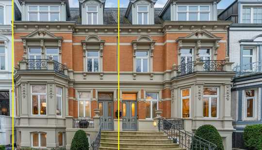 Bild von Repräsentativ und hochwertig saniert - Stadtvilla mit Blick auf den Eilbekkanal