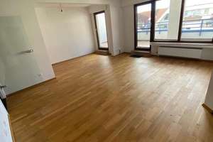 Exklusive 3-Zimmer-Wohnung mit Dachterrasse, TG-Stellplatz und EBK in Neuehrenfeld