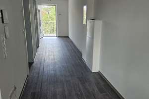 ​Neubau-Komfort (Bj. 2022): Barrierefreie 66 m² Seniorenwohnung (ab 58 J.) mit EBK,  – Nürnberg Straße 43, 91154 Roth – Vorschaubild 17