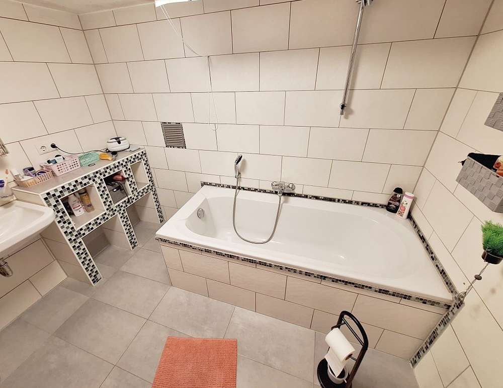 Immobilie in Esthal - Einzugsbereites Familien- oder Ferienhaus mit schönem Garten und top Freizeitangeboten in Waldlage - Bild 6