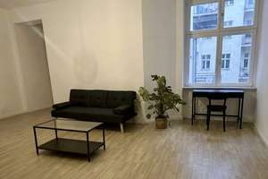 3 Months Sublet / Quiet Furnished Altbau with South Balcony in P-berg / 3 Monate Zwischenmiete – Die vollständige Adresse der Immobilie erhältst du vom Anbieter., 10437 Prenzlauer Berg, Berlin – Vorschaubild 3