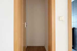 Einfache 2-Raum-Wohnung mit saniertem Tageslichtbad und Abstellraum in Buckau zu vermieten! – Karl-Schmidt-Straße 1, 39104 Magdeburg – Vorschaubild 4