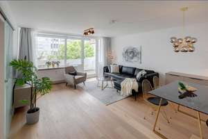 Möbliert: Helle 2-Zimmer Wohnung mit großem Westbalkon