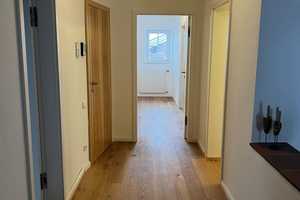 Großes 6,5-Zimmer-Einfamilienhaus mit geh. Ausstattung, EBK , Garage, PV + Wallbox, großer Garten – Am Binderfeld 7, 83098 Rosenheim (Kreis) – Vorschaubild 11