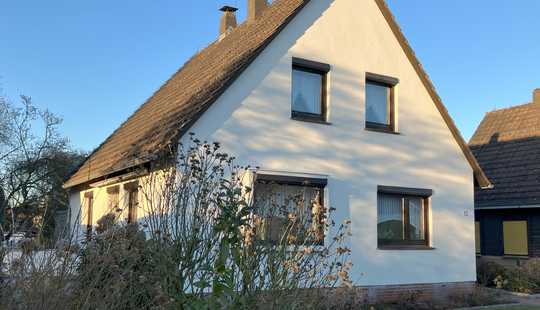 Bild von Einfamilienhaus in Stuhr / Varrel mit großem Grundstück
