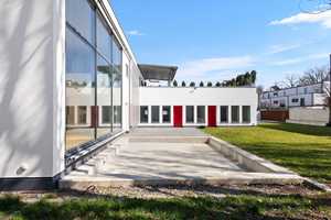 Bestlage: Architektenvilla im 
Bauhausstil mit 5 TG-Plätzen! – Regensburg – Vorschaubild 3