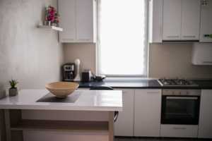 Exklusive, modernisierte 1,5-Zimmer-Wohnung mit Einbauküche in Stuttgart – Heusteigstraße 15, 70182 Stuttgart – Vorschaubild 2