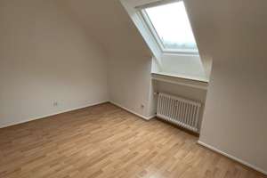 3-Zimmer DG- Wohnung in ruhiger Wohnlage zu vermieten – Die vollständige Adresse der Immobilie erhältst du vom Anbieter., 42655 Solingen-Mitte, Solingen – Vorschaubild 3
