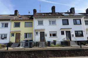 Familienfreundliches Reihenhaus mit Garten, Terrasse & 5 Zimmern – sofort einziehen & Potenzial nutz – Vogelsbergstraße 31, 63654 Büdingen – Vorschaubild 3