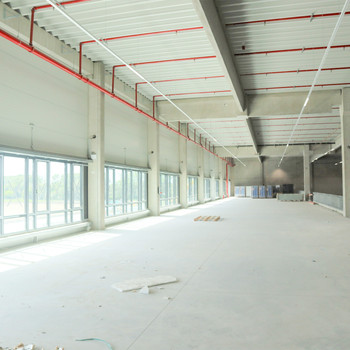 Helle und moderne Logistikhalle | 8.000 m² | 24/7 Betrieb | PROVISIONSFREI