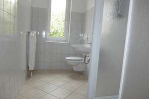 WG-taugliche Wohnung ... Bad mit Dusche ... 1. Obergeschoss – Clausstraße 108, 9126 Lutherviertel, Chemnitz – Vorschaubild 10
