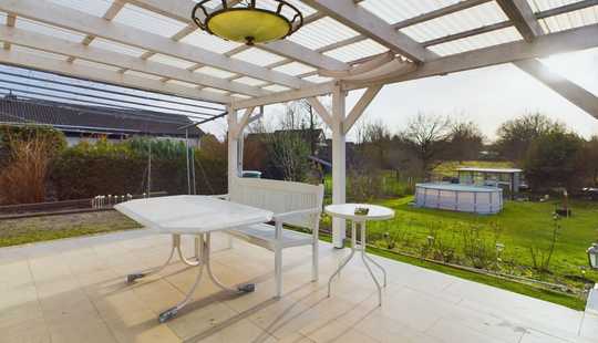 Bild von Familienidylle in Nienhagen: Modernisiertes Haus mit riesigem Grundstück und vielen Möglichkeiten