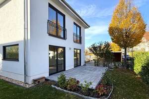 Sofort bezugsfertig! Einfamilienhaus BJ 2022
Top-Lage bei Leipzig & Halle
143 qm und 5 Zimmer – Semoyer Weg 3, 6796 Brehna – Vorschaubild 3