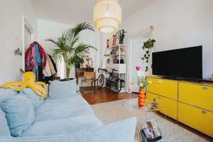 Denkmalschutz: Charmante 3,5-Zimmer Altbauwohnung mit Balkon in bester Lage! – 79102 Oberau, Freiburg im Breisgau – Vorschaubild 2