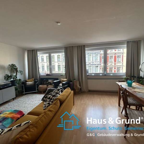 *** Attraktives u. solides Mehrfamilienhaus - mit Garagen - Aachener Innenstadt ***