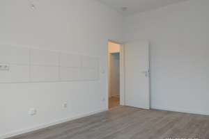 Helle 2-Zimmer-Wohnung, frisch saniert in Solingen-Mitte (Erstbezug) – Kölner Str. 82, 42651 Solingen-Mitte, Solingen – Vorschaubild 2