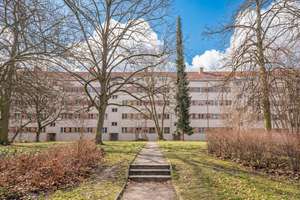 Bezugsfreie 2,5 Zimmer mit Balkon in denkmalgeschütztem Ensemble – Die vollständige Adresse der Immobilie erhältst du vom Anbieter., 12159 Schöneberg, Berlin – Vorschaubild 5